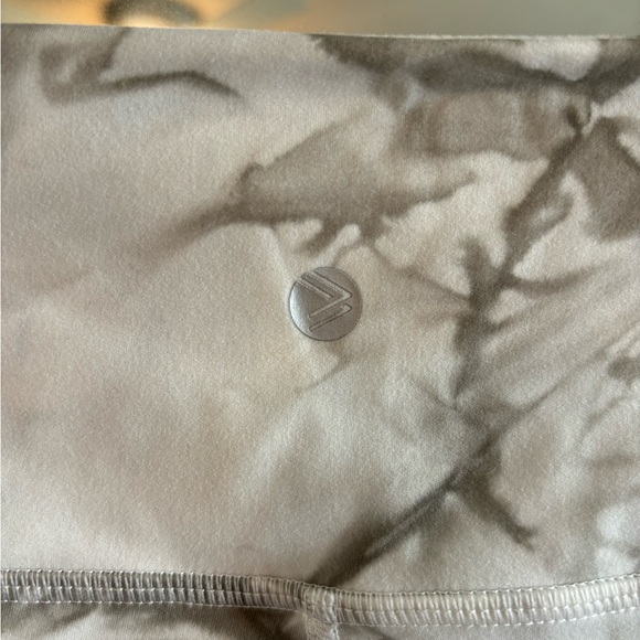 Savvi Lifestyle Co. White & Grey Tie Dye Reef Women’s  Leggings Large - Picture 4 of 5